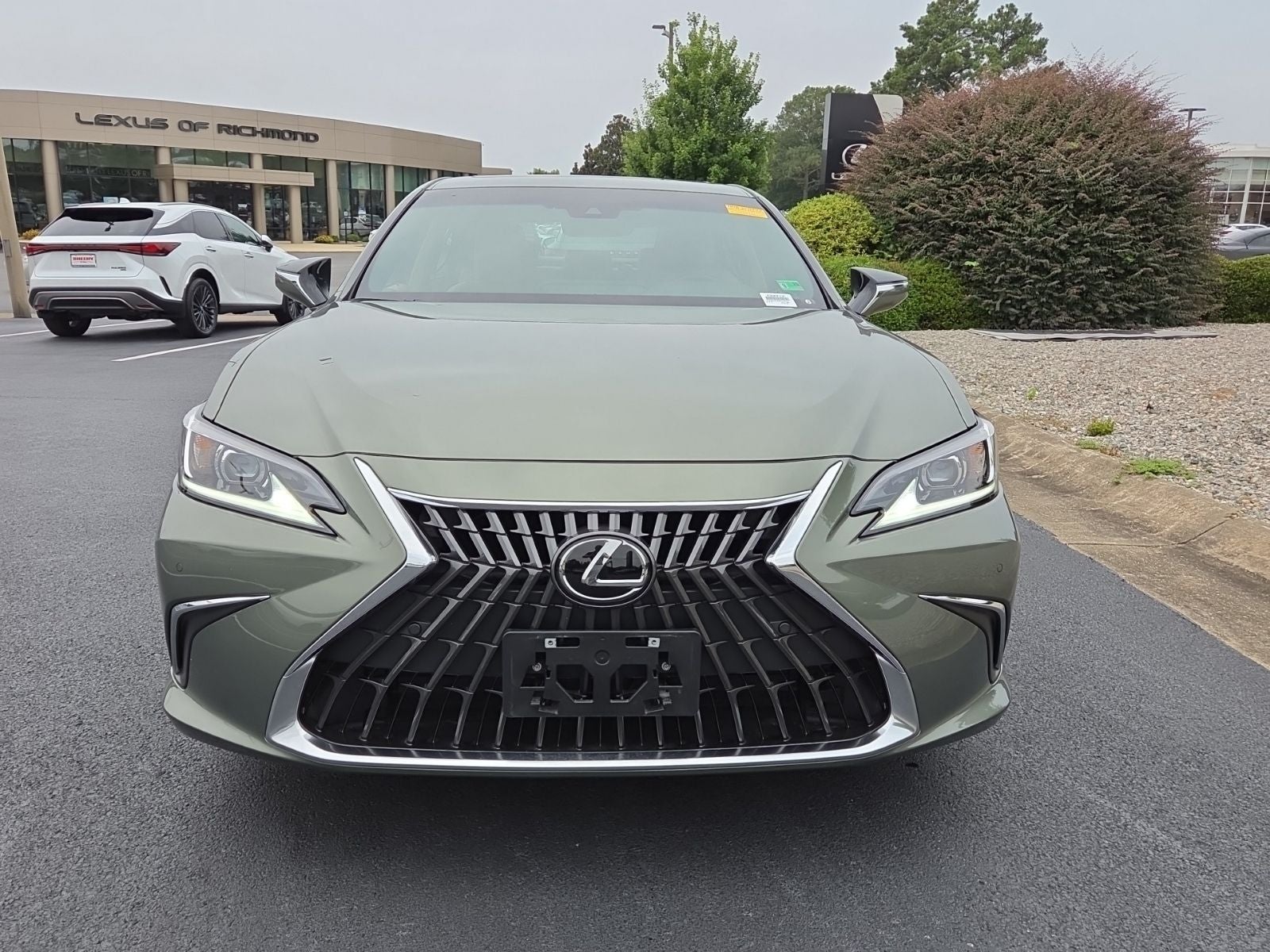 2025 Lexus ES 300h
