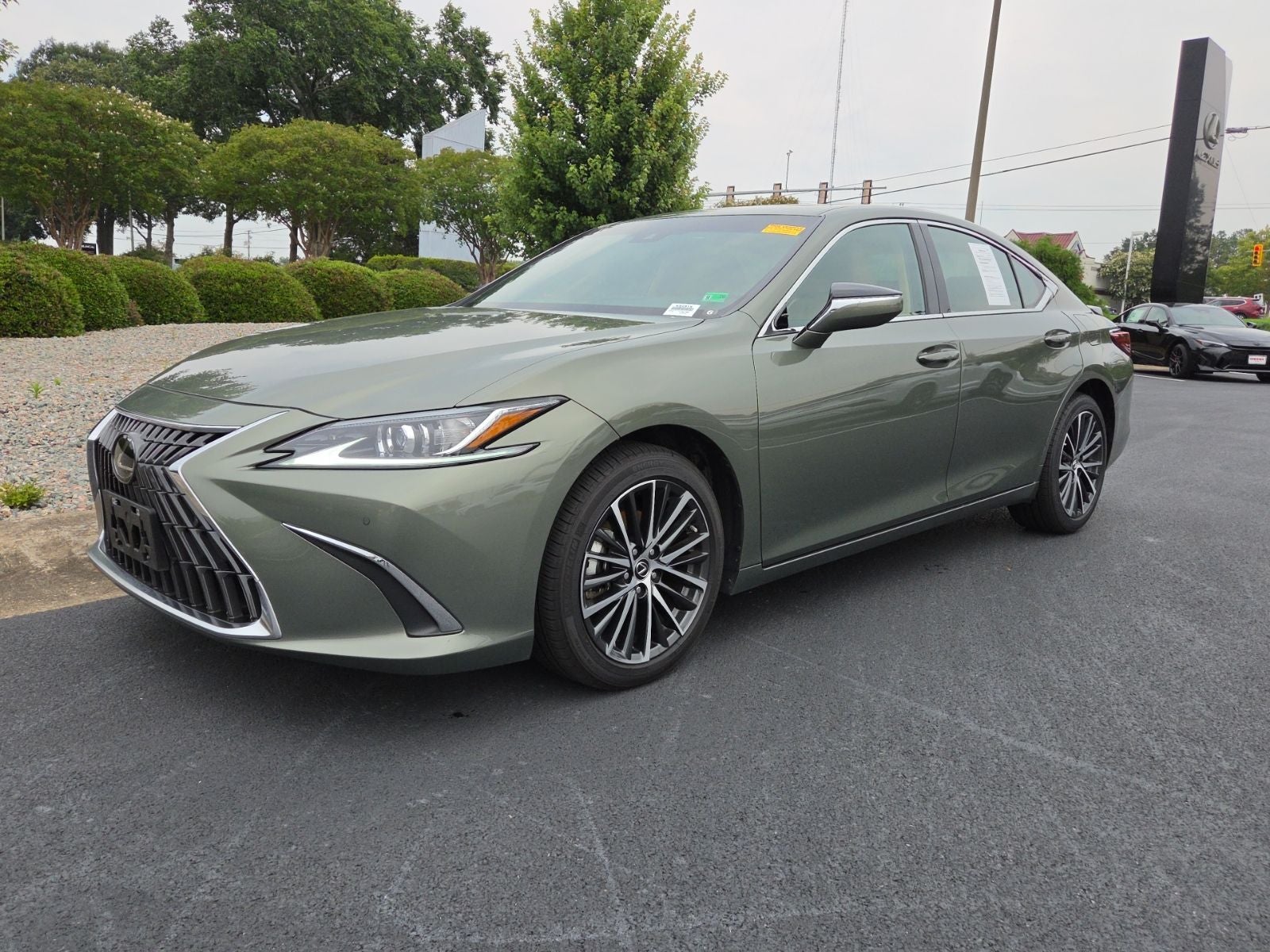 2025 Lexus ES 300h