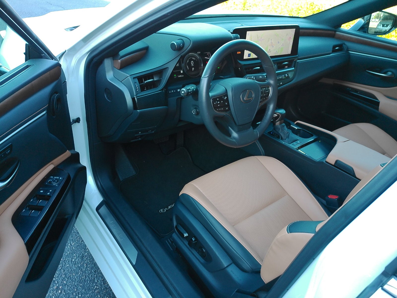 2025 Lexus ES 300h