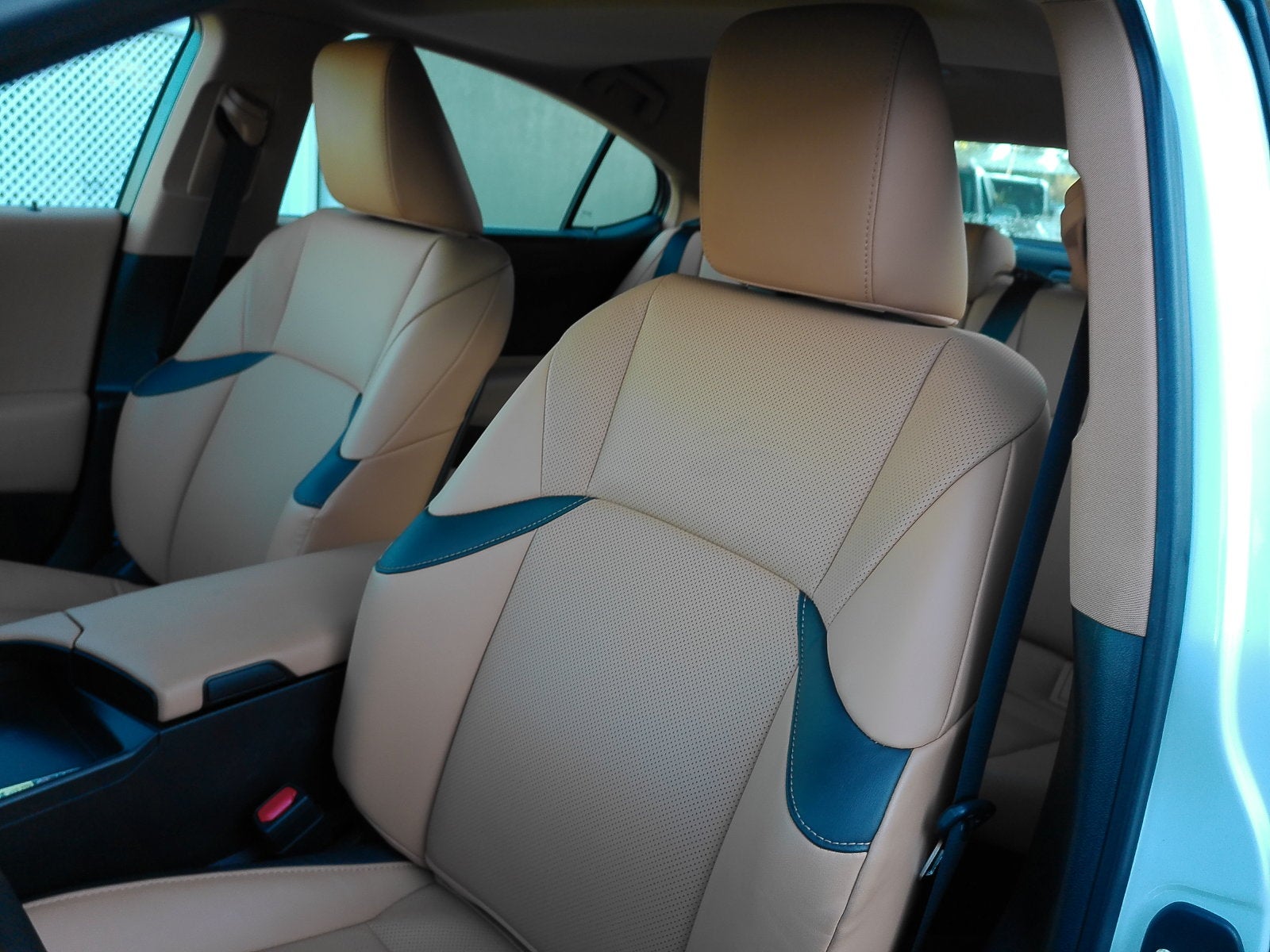 2025 Lexus ES 300h
