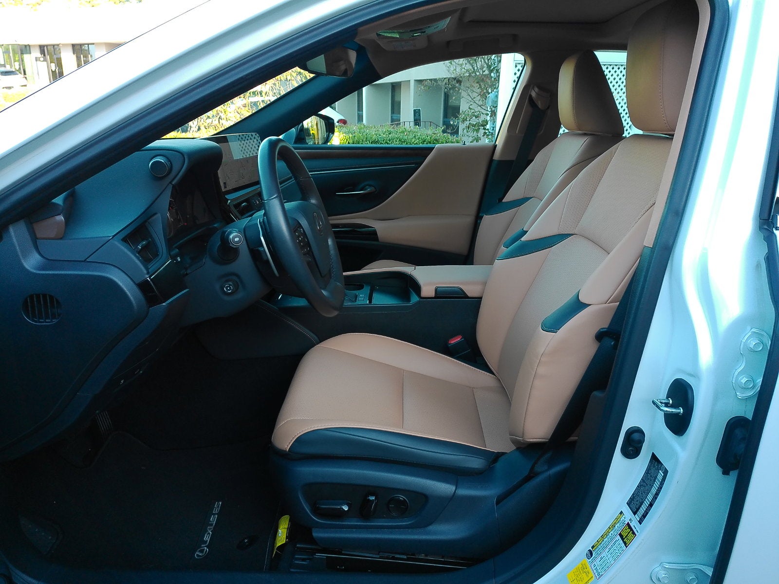 2025 Lexus ES 300h