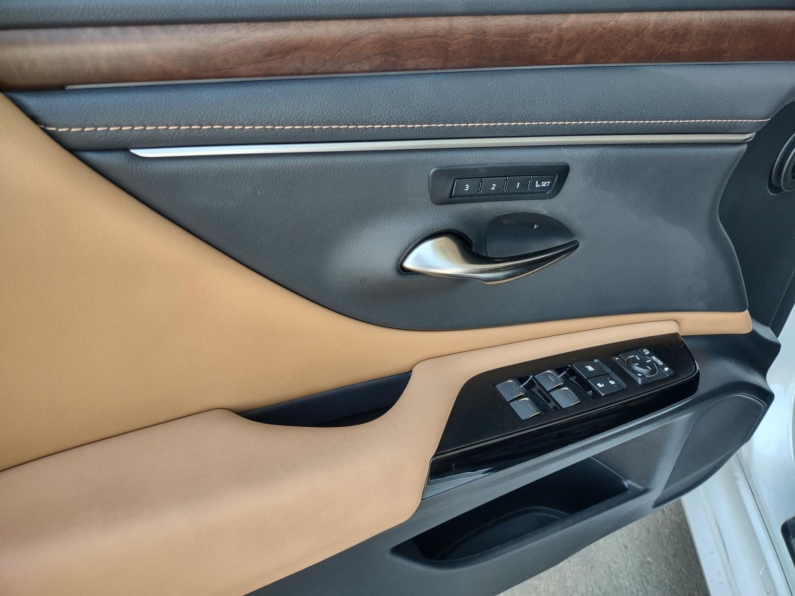 2025 Lexus ES 350