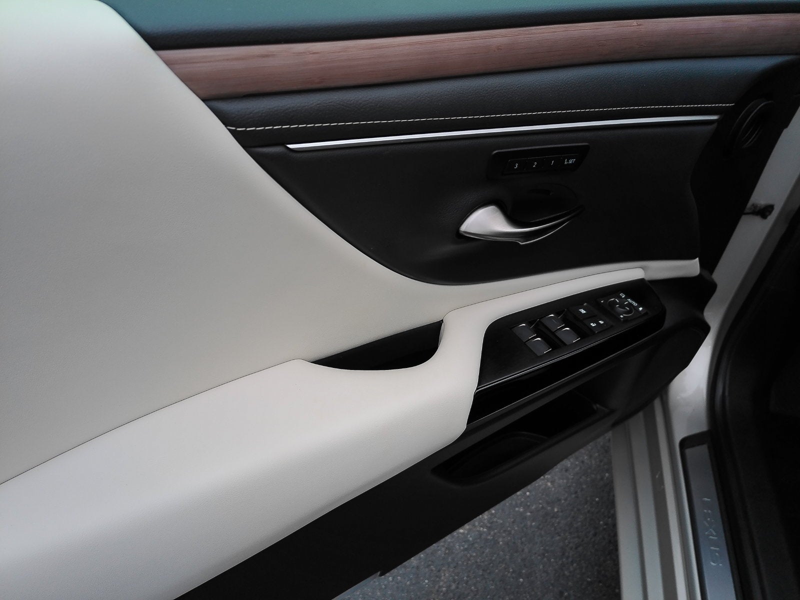 2025 Lexus ES 350