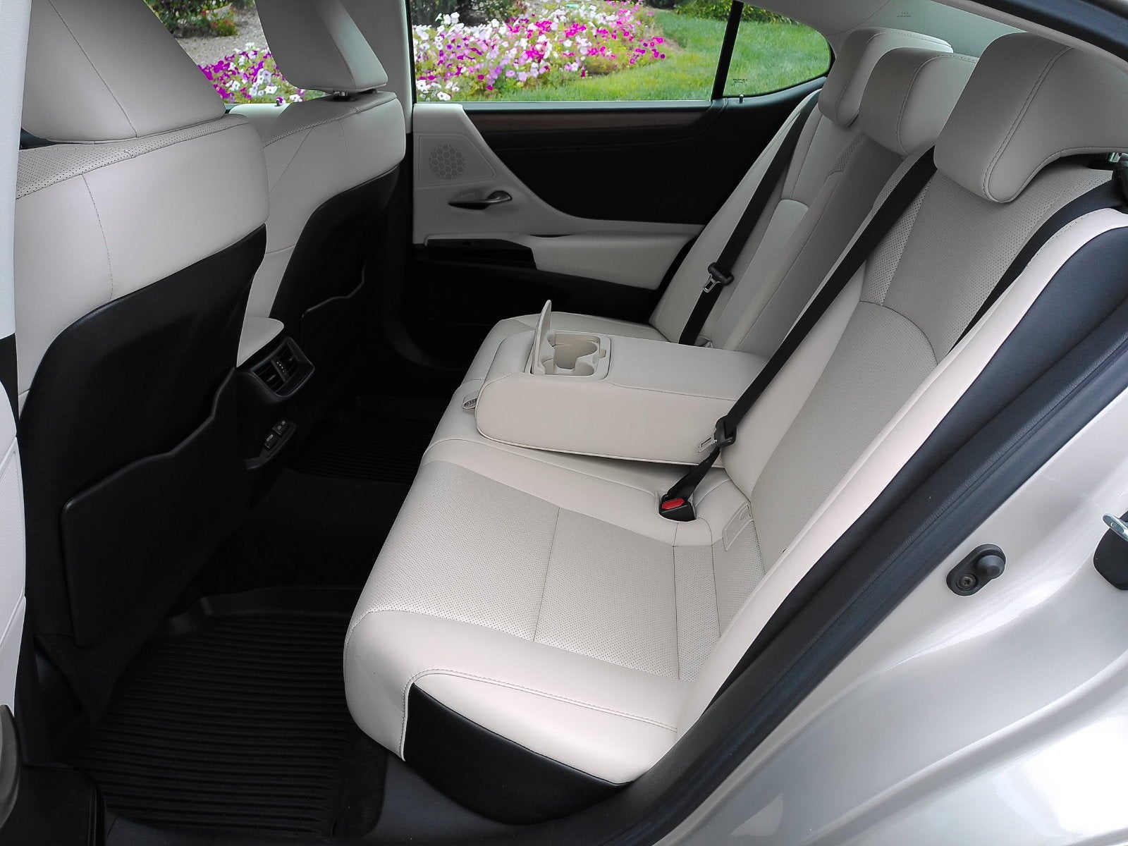 2025 Lexus ES 350
