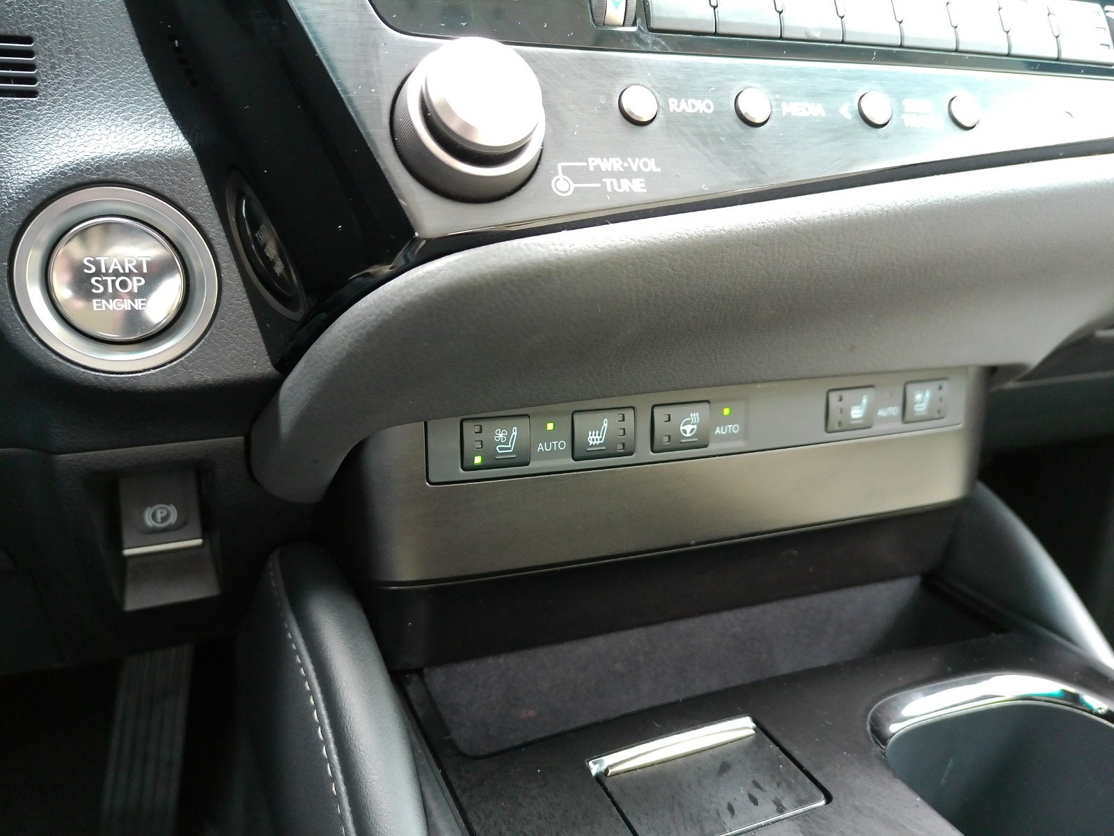 2025 Lexus ES 350