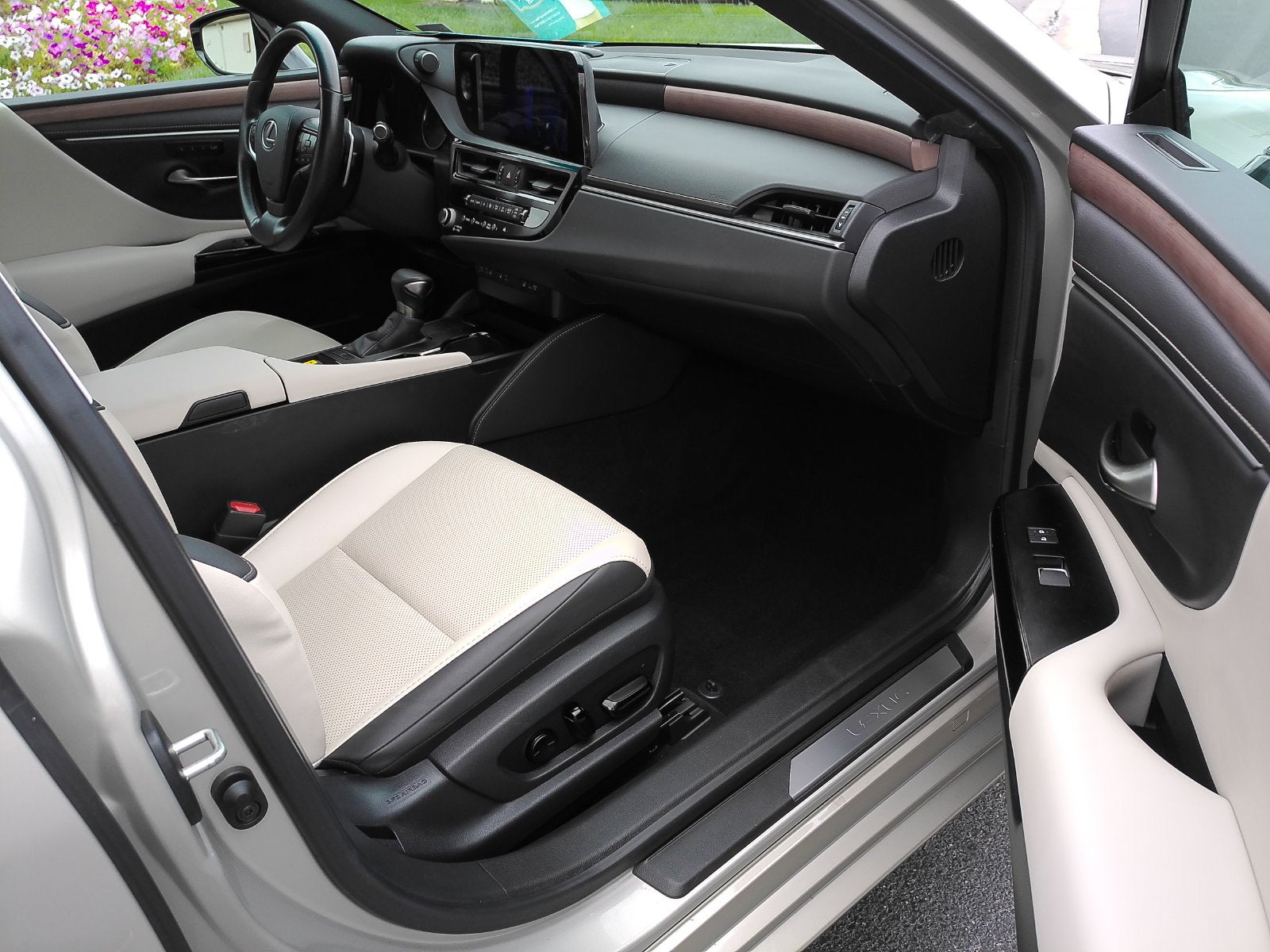 2025 Lexus ES 350