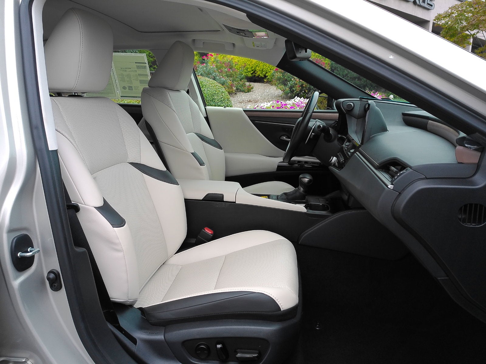 2025 Lexus ES 350