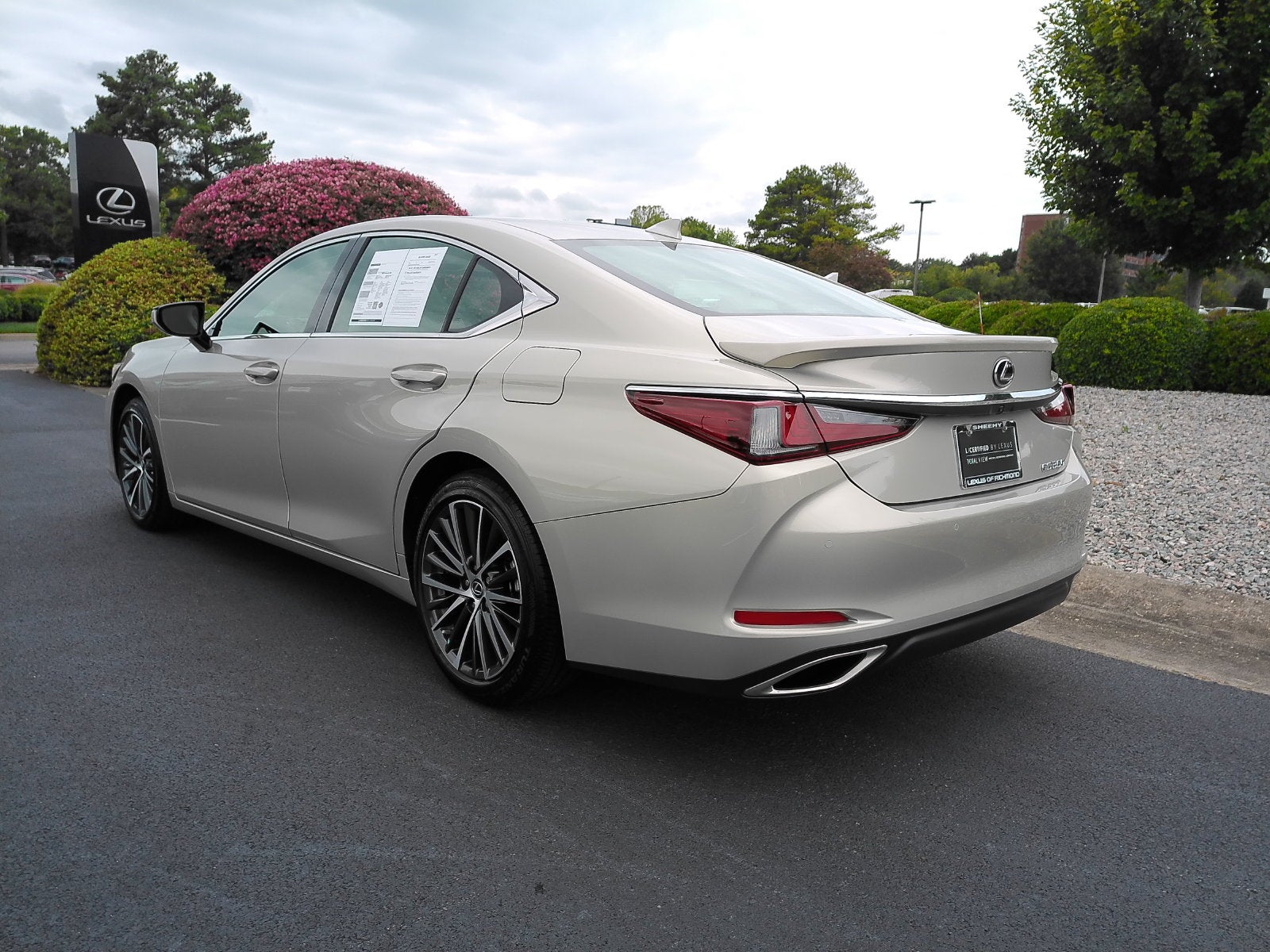 2025 Lexus ES 350