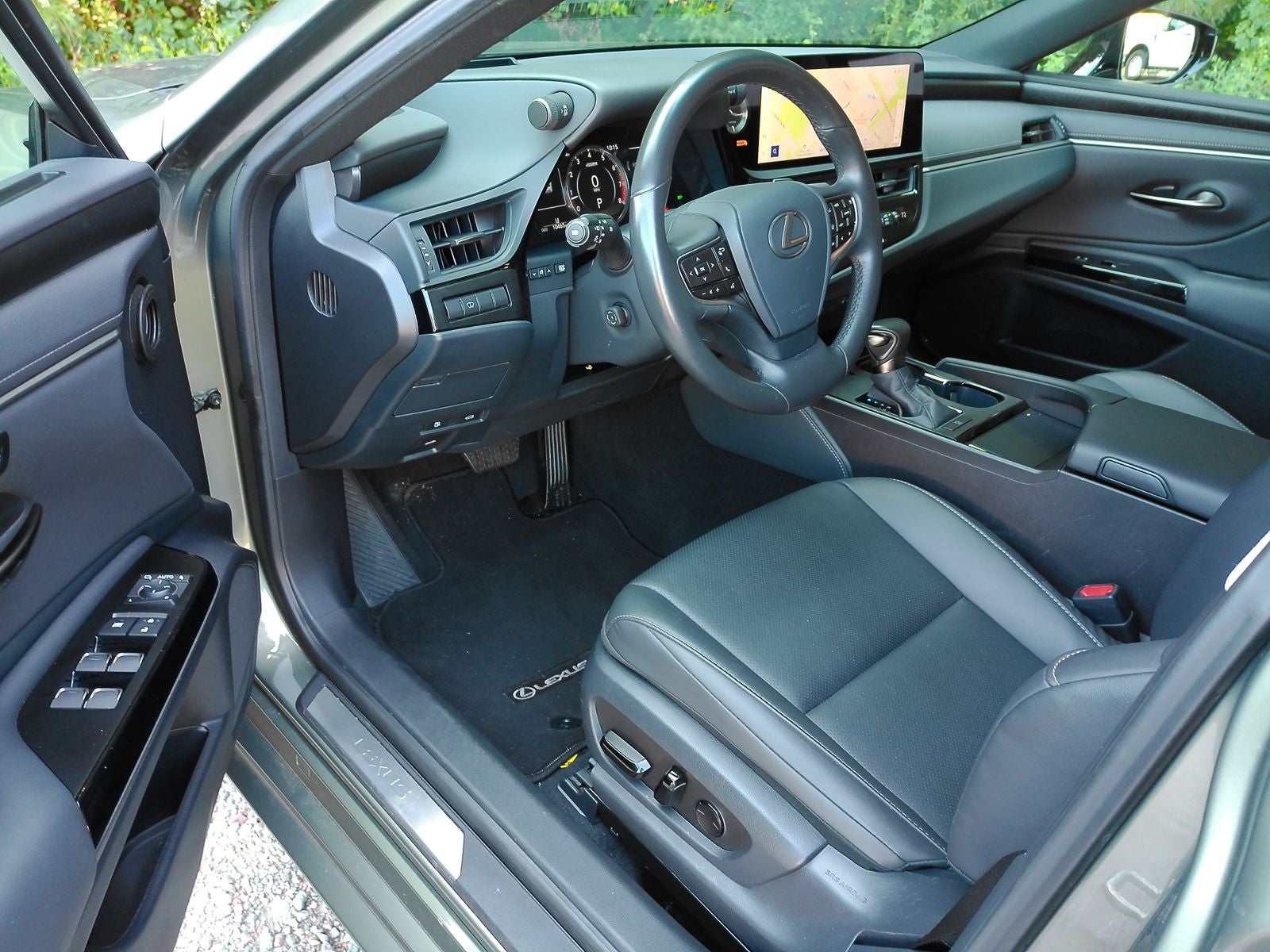 2025 Lexus ES 350