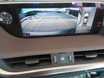 2020 Lexus ES 300h Ultra Luxury