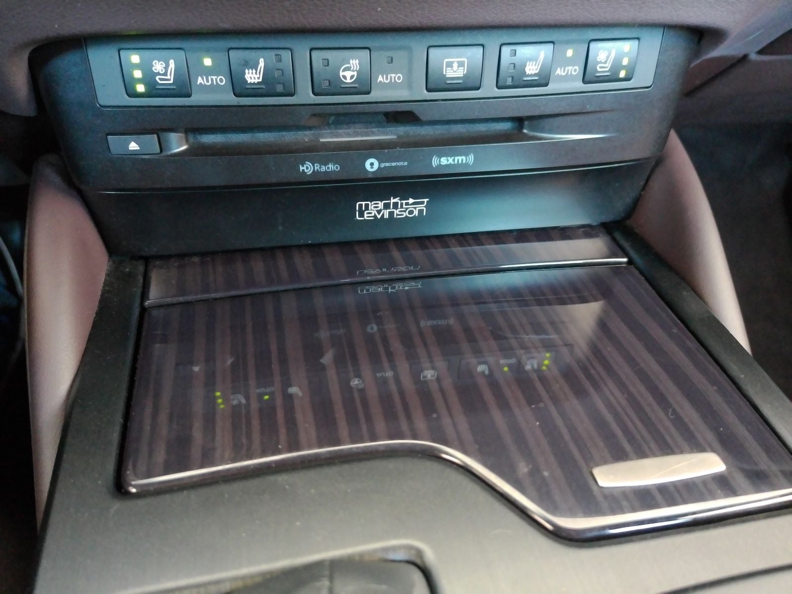 2020 Lexus ES 300h Ultra Luxury