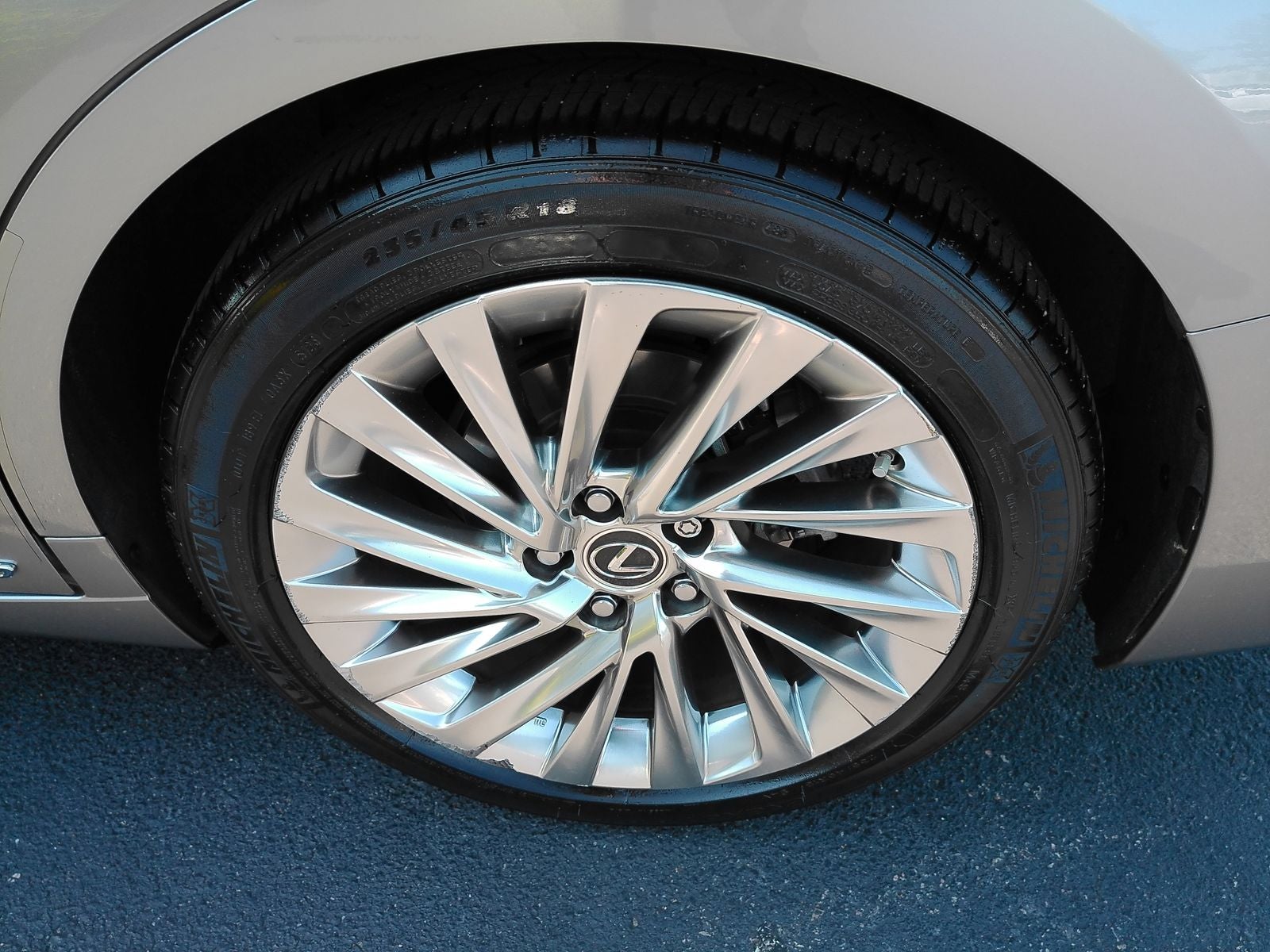 2020 Lexus ES 300h Ultra Luxury