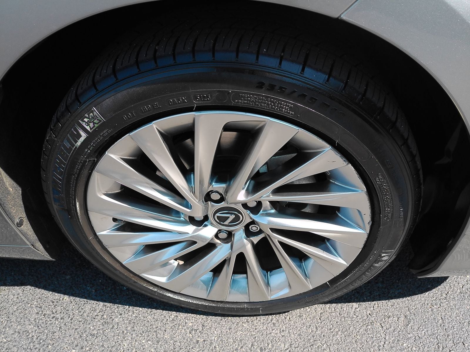 2020 Lexus ES 300h Ultra Luxury