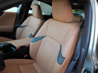 2020 Lexus ES 300h Ultra Luxury
