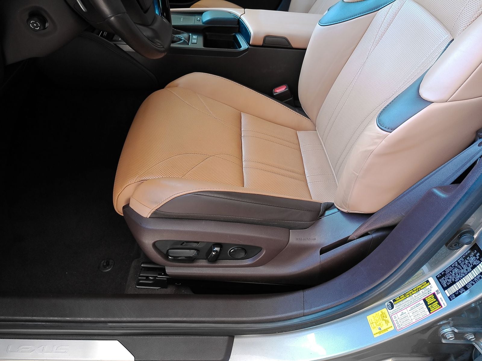 2020 Lexus ES 300h Ultra Luxury