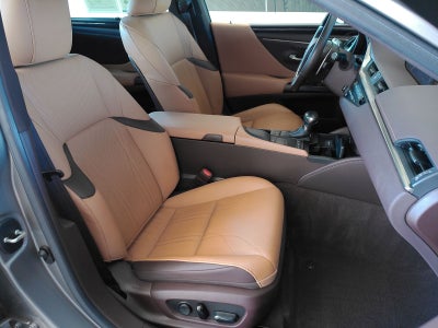 2020 Lexus ES 300h Ultra Luxury