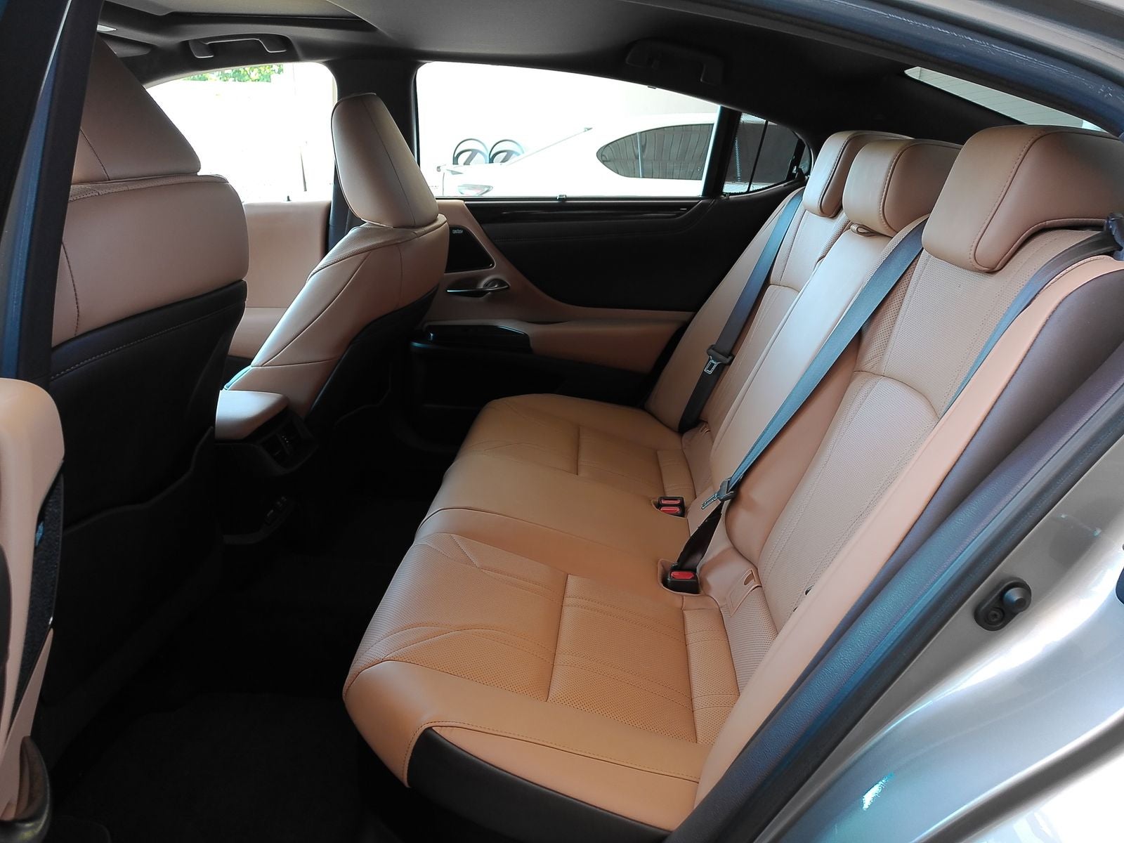 2020 Lexus ES 300h Ultra Luxury