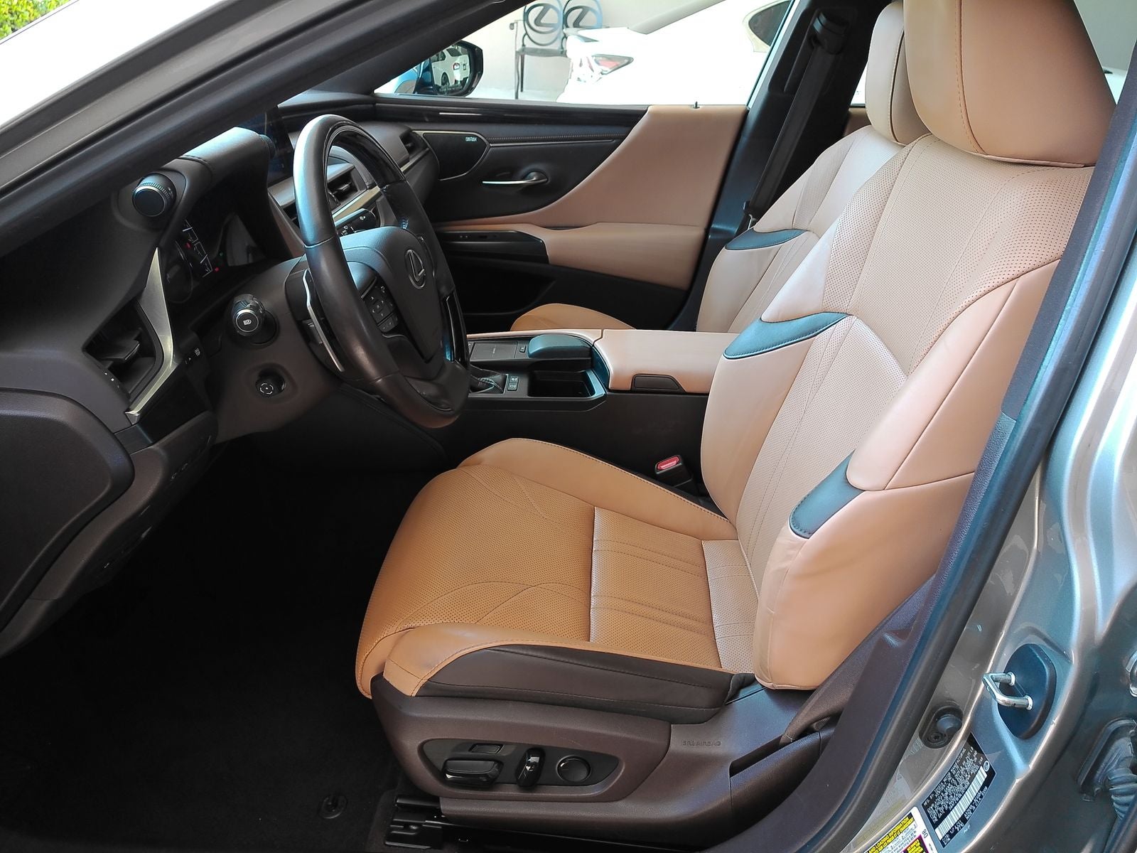 2020 Lexus ES 300h Ultra Luxury