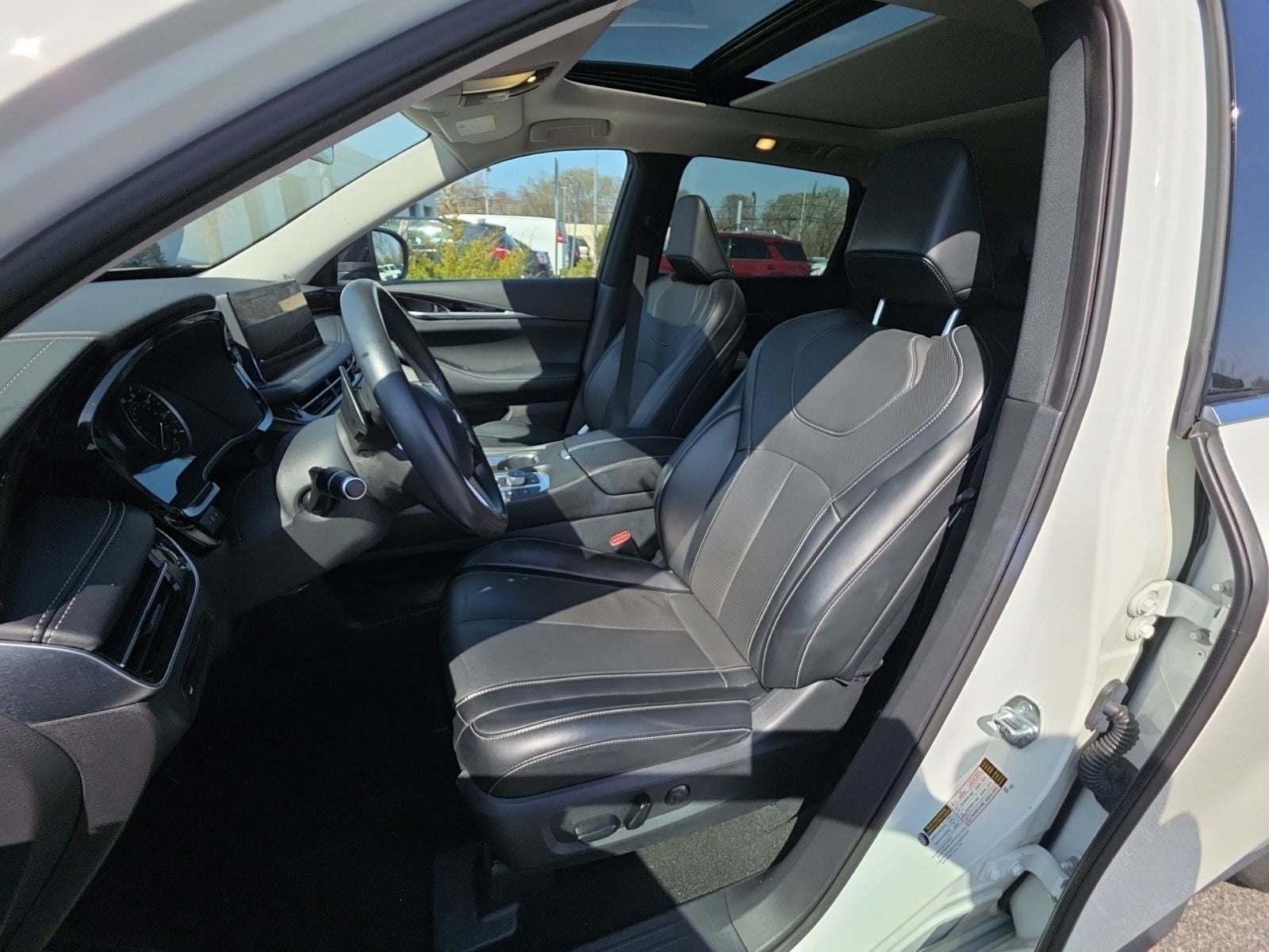 2023 INFINITI QX60 PURE