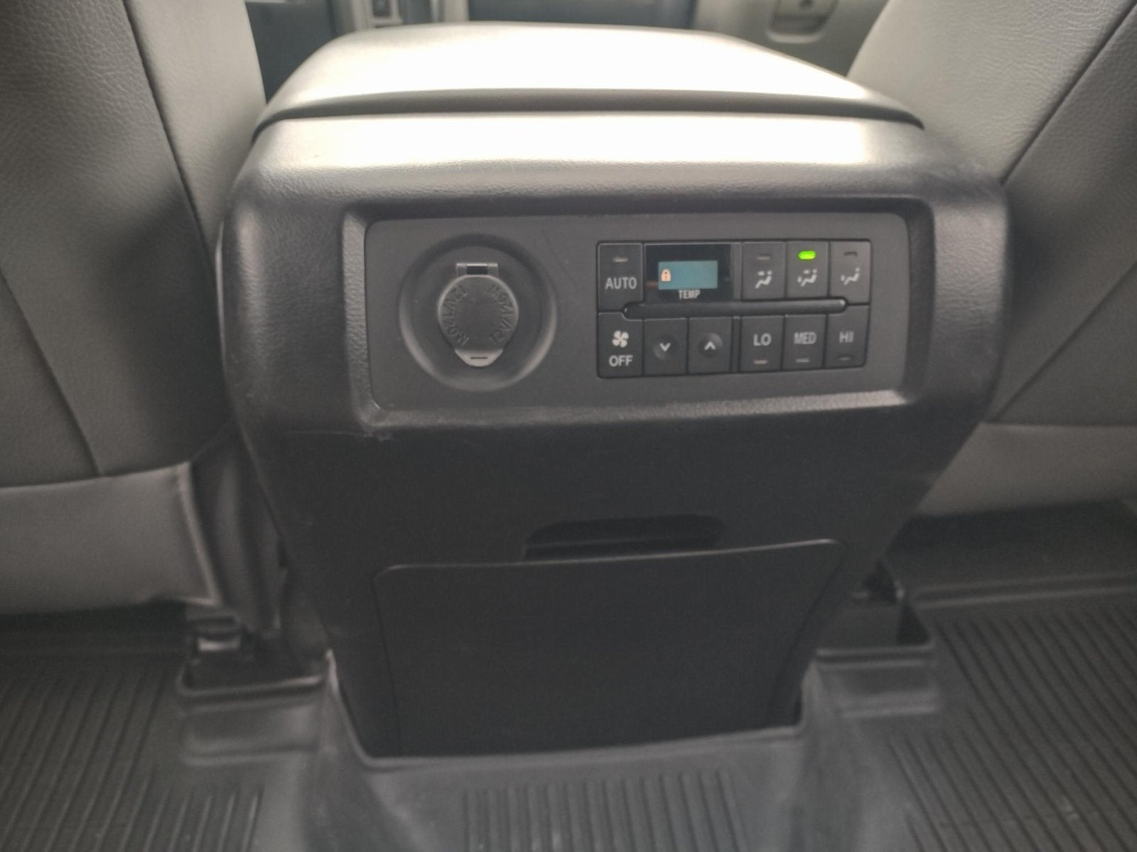 2017 Toyota Sequoia SR5 5.7L