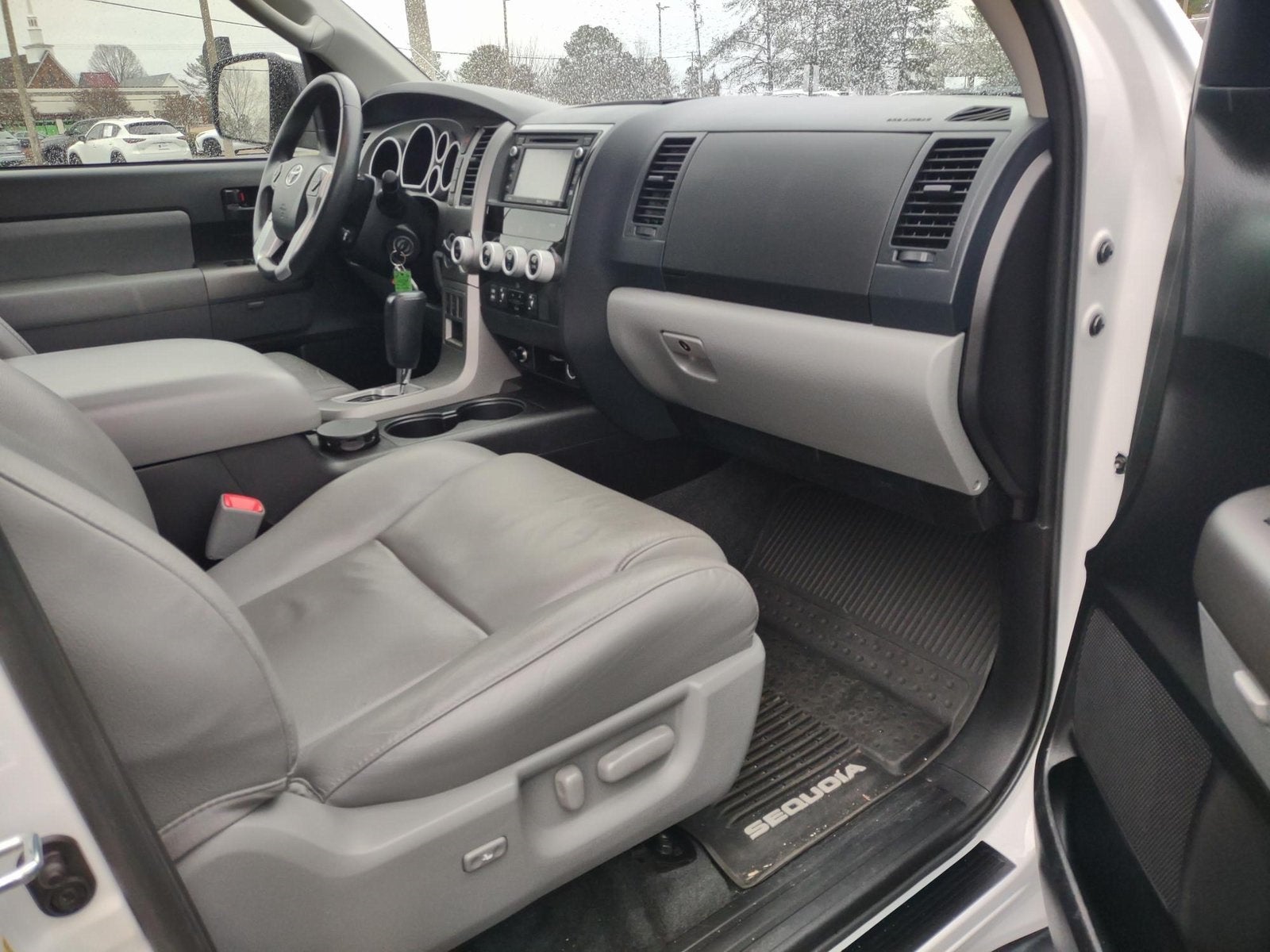 2017 Toyota Sequoia SR5 5.7L
