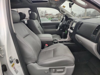 2017 Toyota Sequoia SR5 5.7L