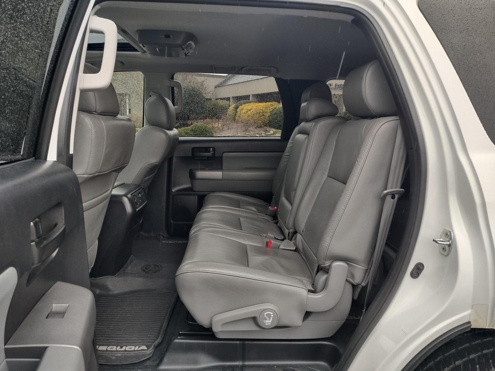 2017 Toyota Sequoia SR5 5.7L