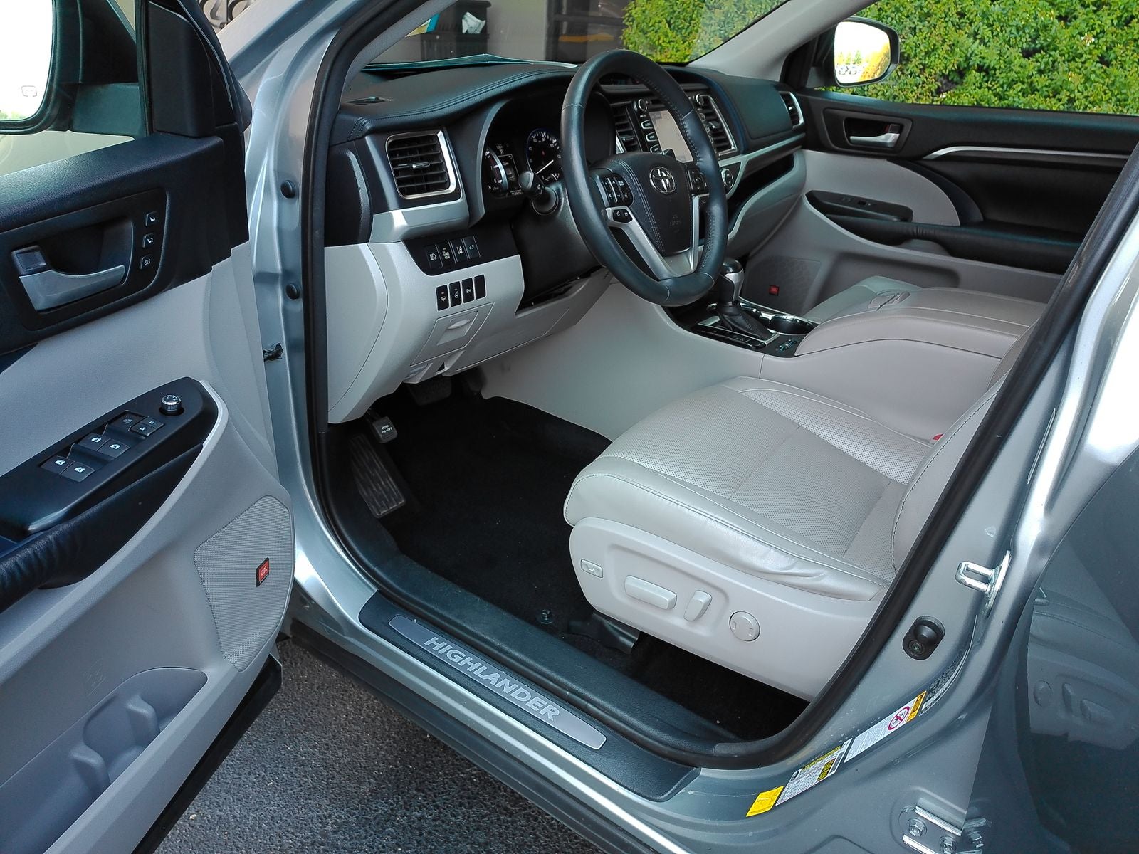 2016 Toyota Highlander Limited Platinum V6