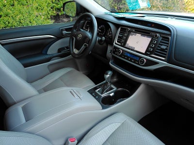 2016 Toyota Highlander Limited Platinum V6
