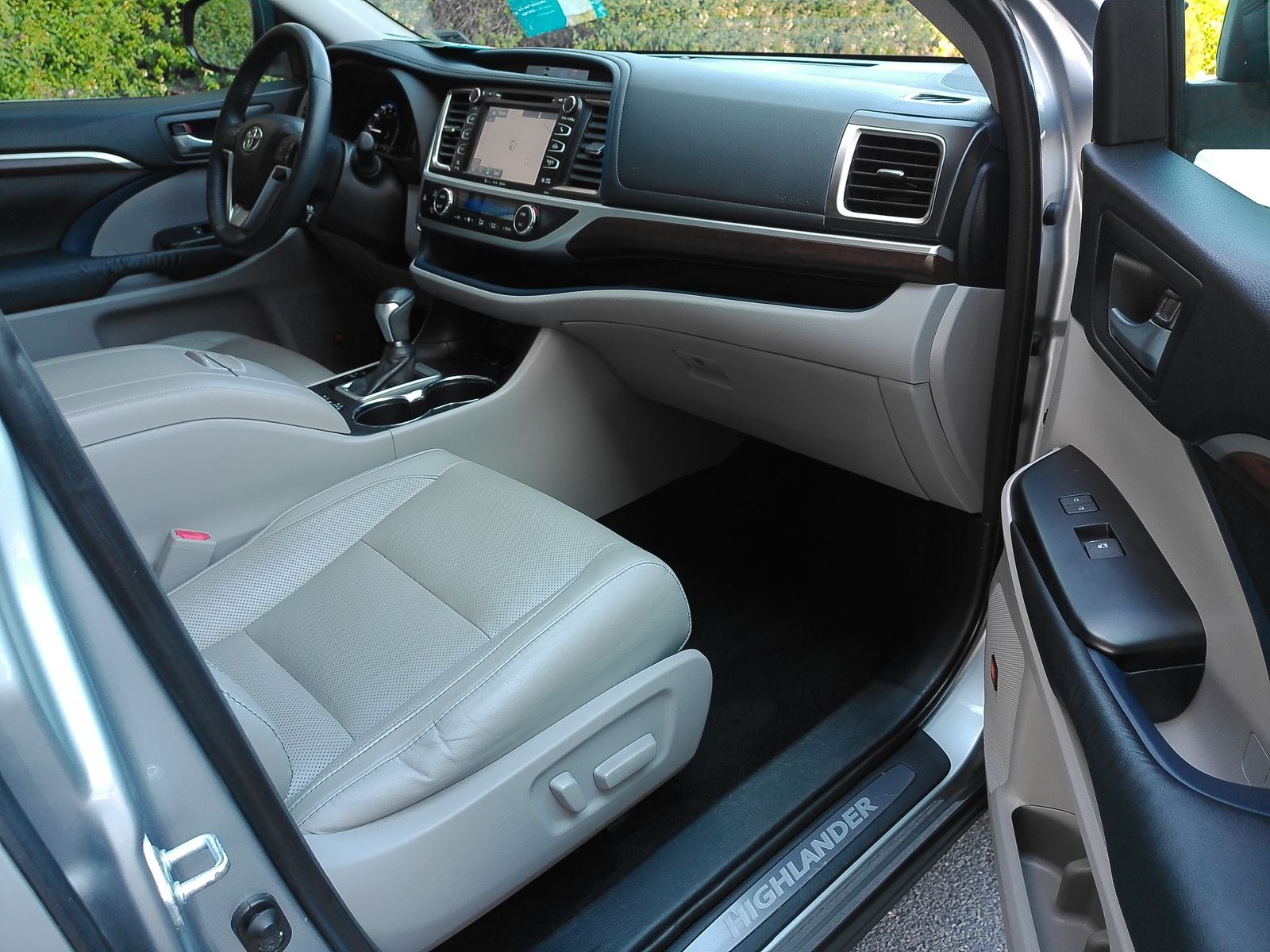2016 Toyota Highlander Limited Platinum V6