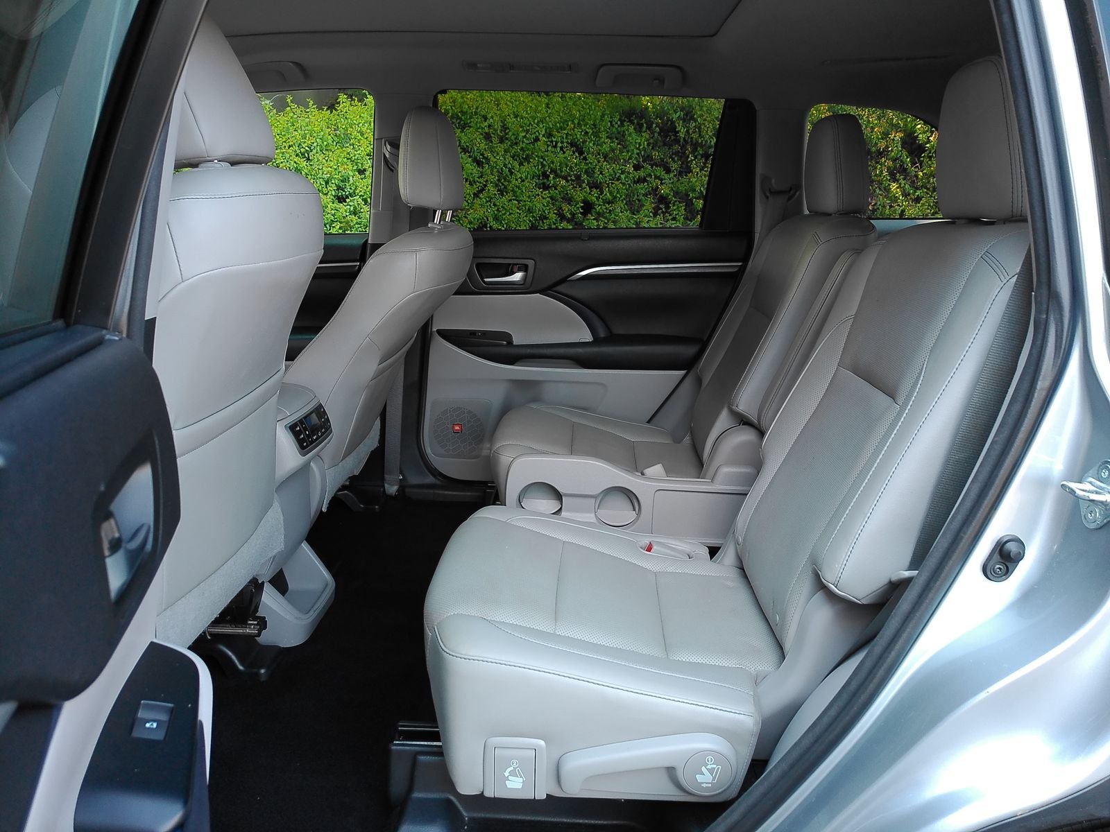 2016 Toyota Highlander Limited Platinum V6