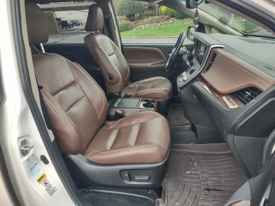 2017 Toyota Sienna Limited Premium 7 Passenger