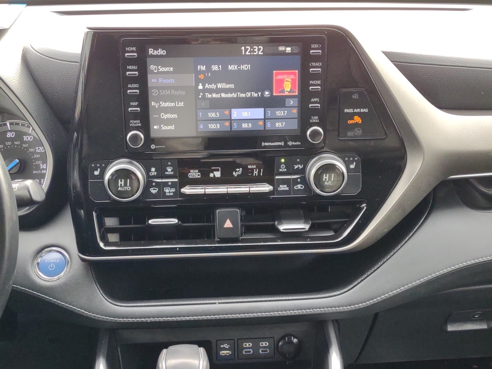 2022 Toyota Highlander Hybrid XLE