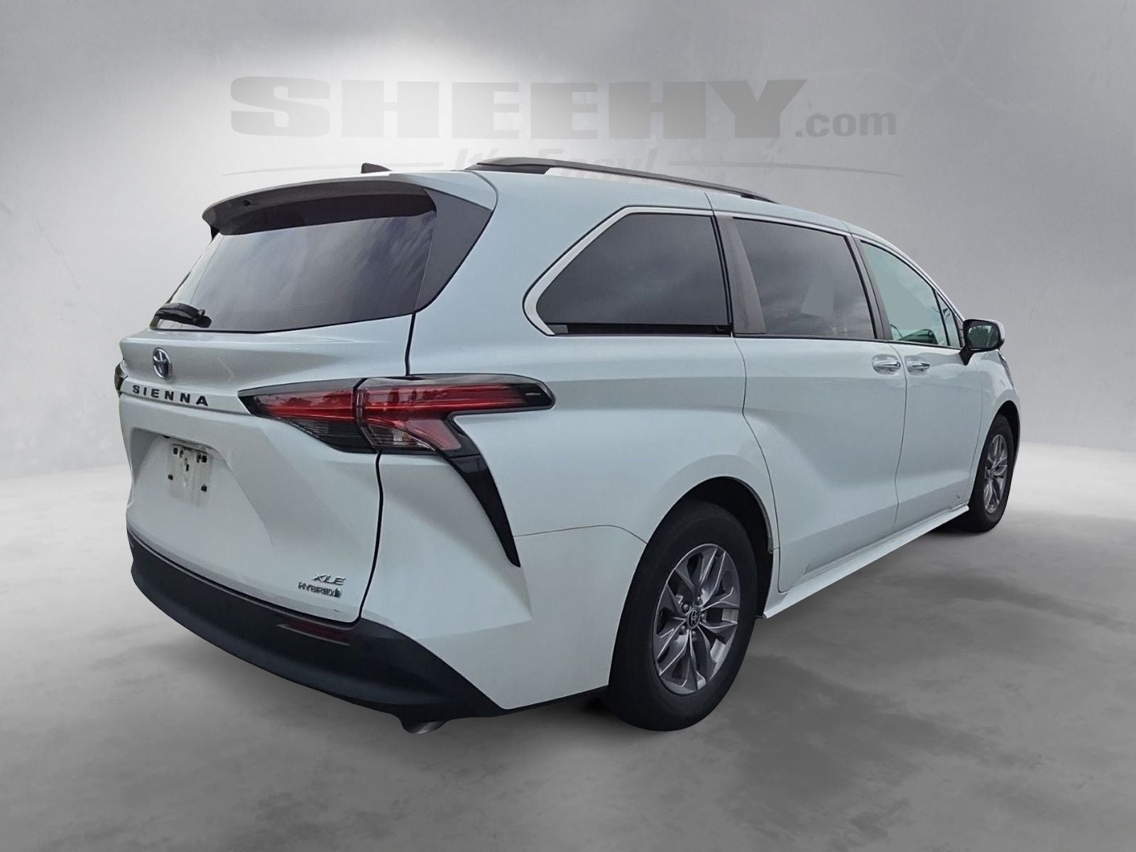2022 Toyota Sienna XLE 8 Passenger