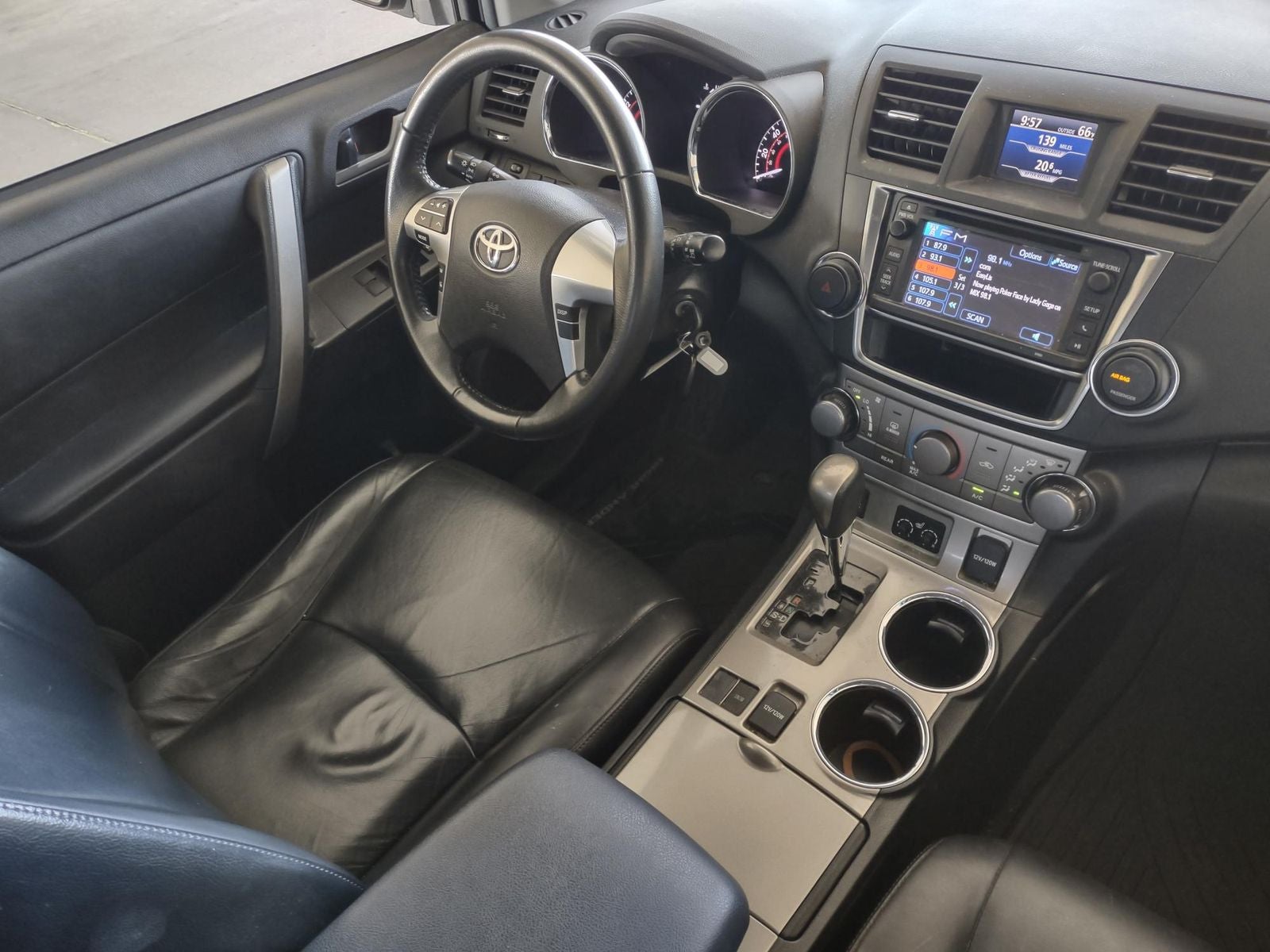 2013 Toyota Highlander SE