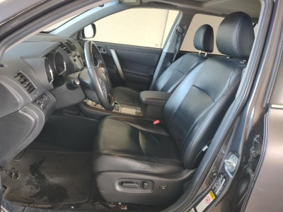 2013 Toyota Highlander SE