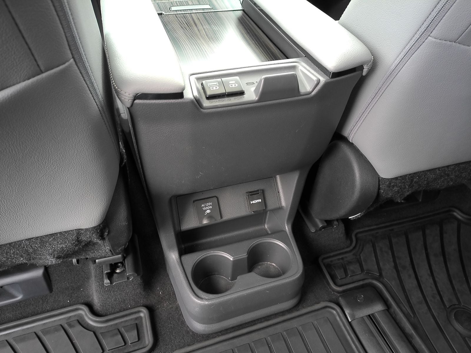 2024 Toyota Sienna Limited 7 Passenger