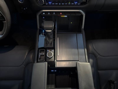 2024 Toyota Sequoia Platinum