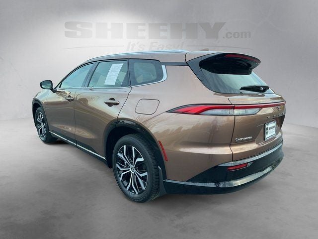 2025 Toyota Crown Signia XLE