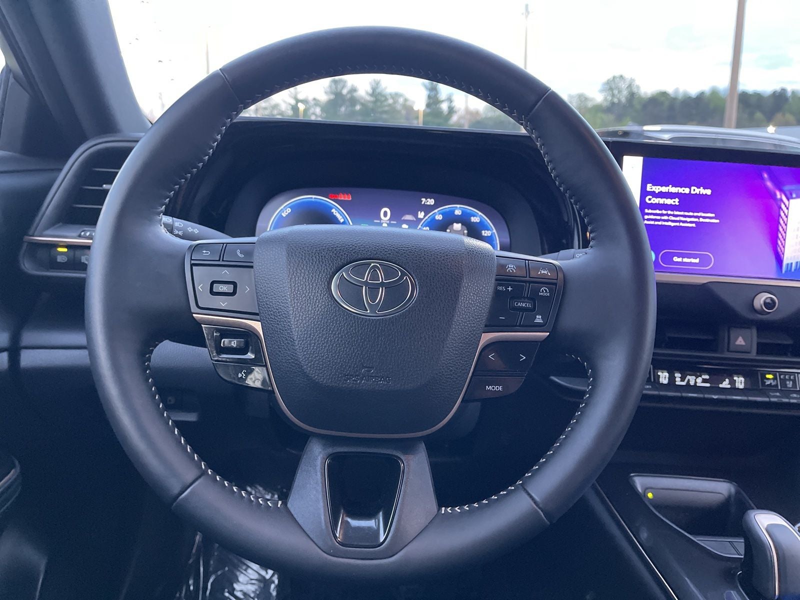 2025 Toyota Crown Signia XLE