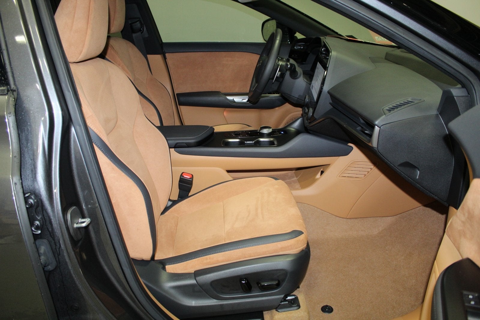 2023 Lexus RZ 450e Luxury