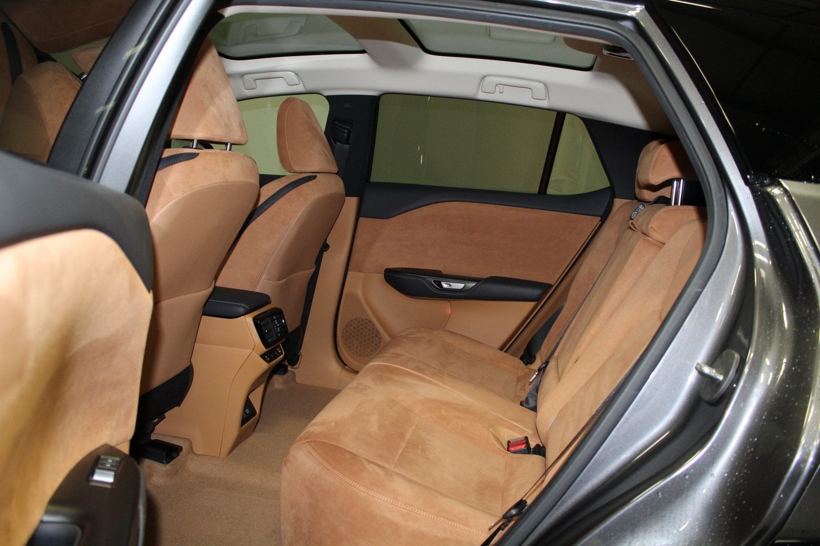 2023 Lexus RZ 450e Luxury