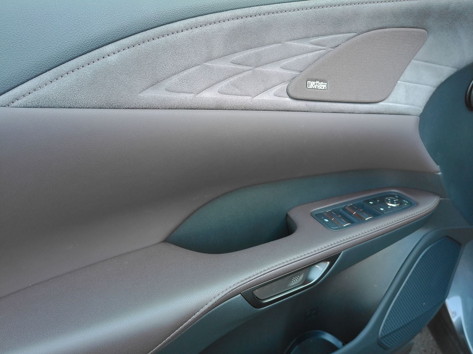 2025 Lexus RX 450h+ Luxury