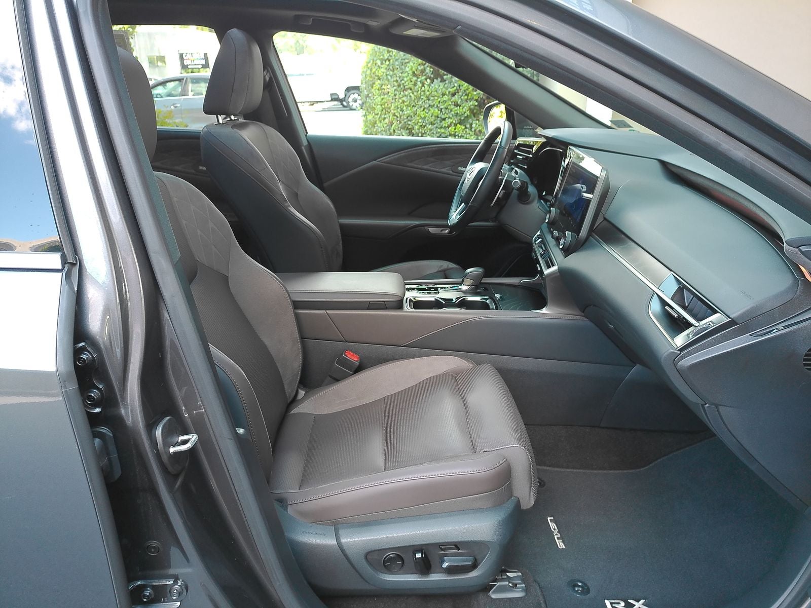 2025 Lexus RX 450h+ Luxury