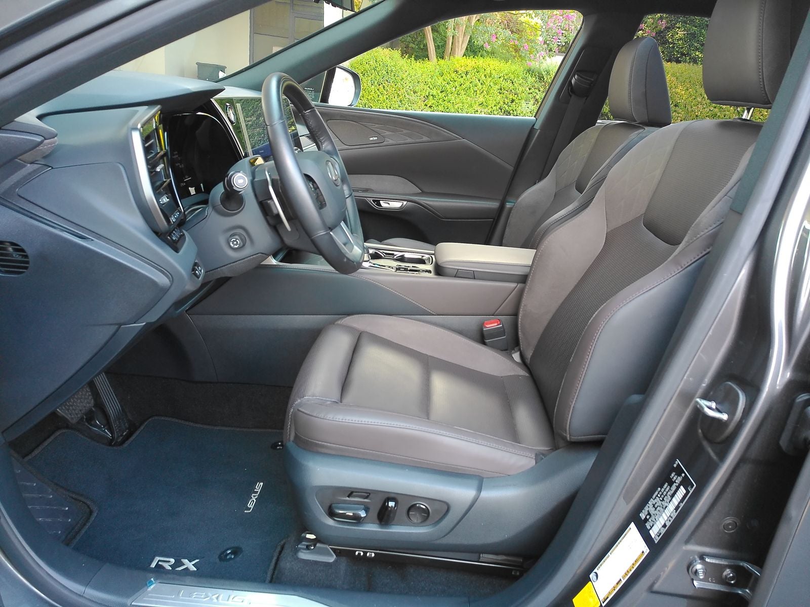 2025 Lexus RX 450h+ Luxury