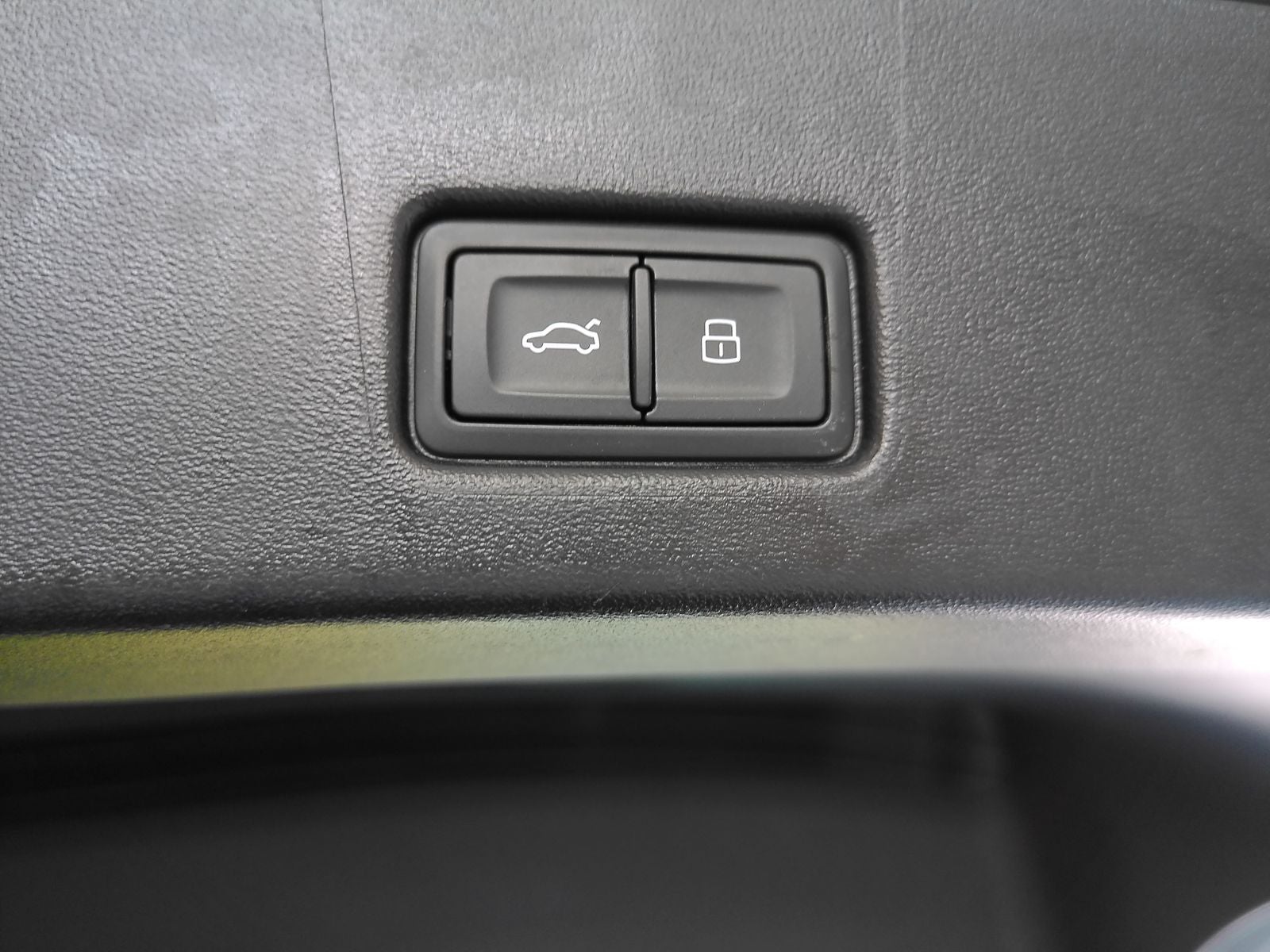 2024 Audi Q4 Sportback e-tron Prestige quattro