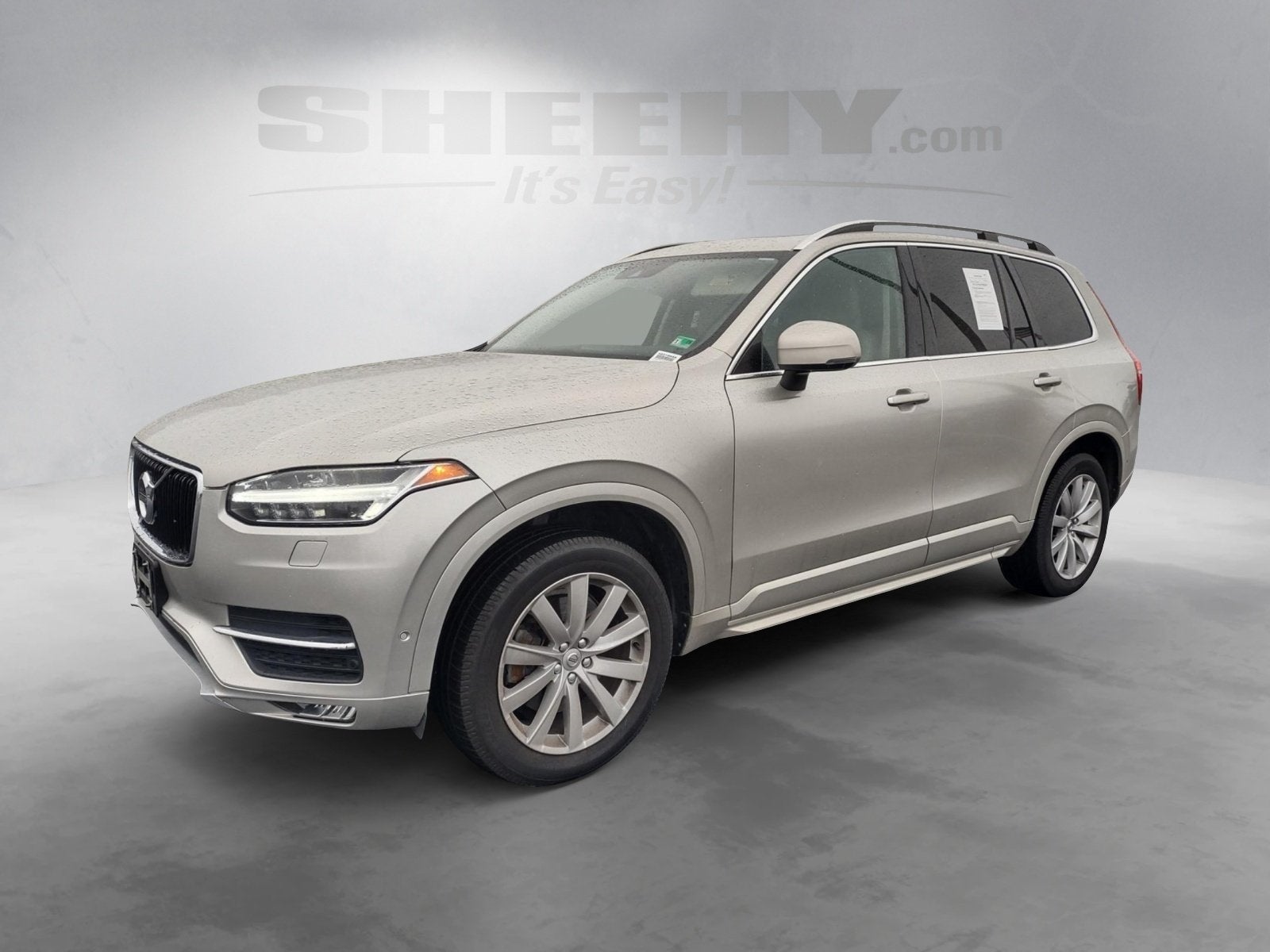 2016 Volvo XC90 T6 Momentum