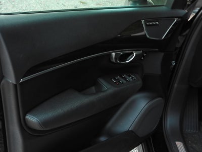 2017 Volvo XC90 T6 Momentum