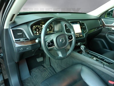2017 Volvo XC90 T6 Momentum