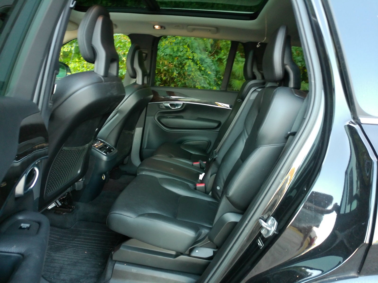 2017 Volvo XC90 T6 Momentum